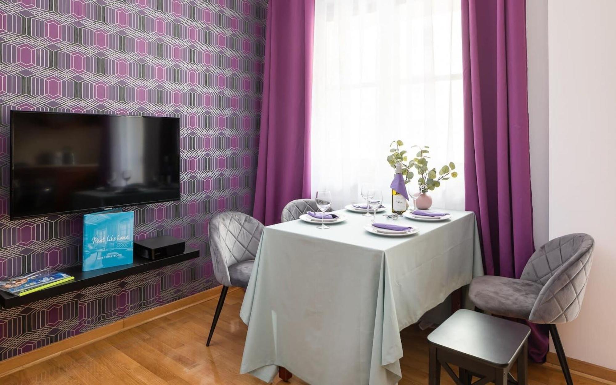 Elektoralna 12A - Colorful Apartment With Balcony By Noclegi Renters วอร์ซอ ภายนอก รูปภาพ