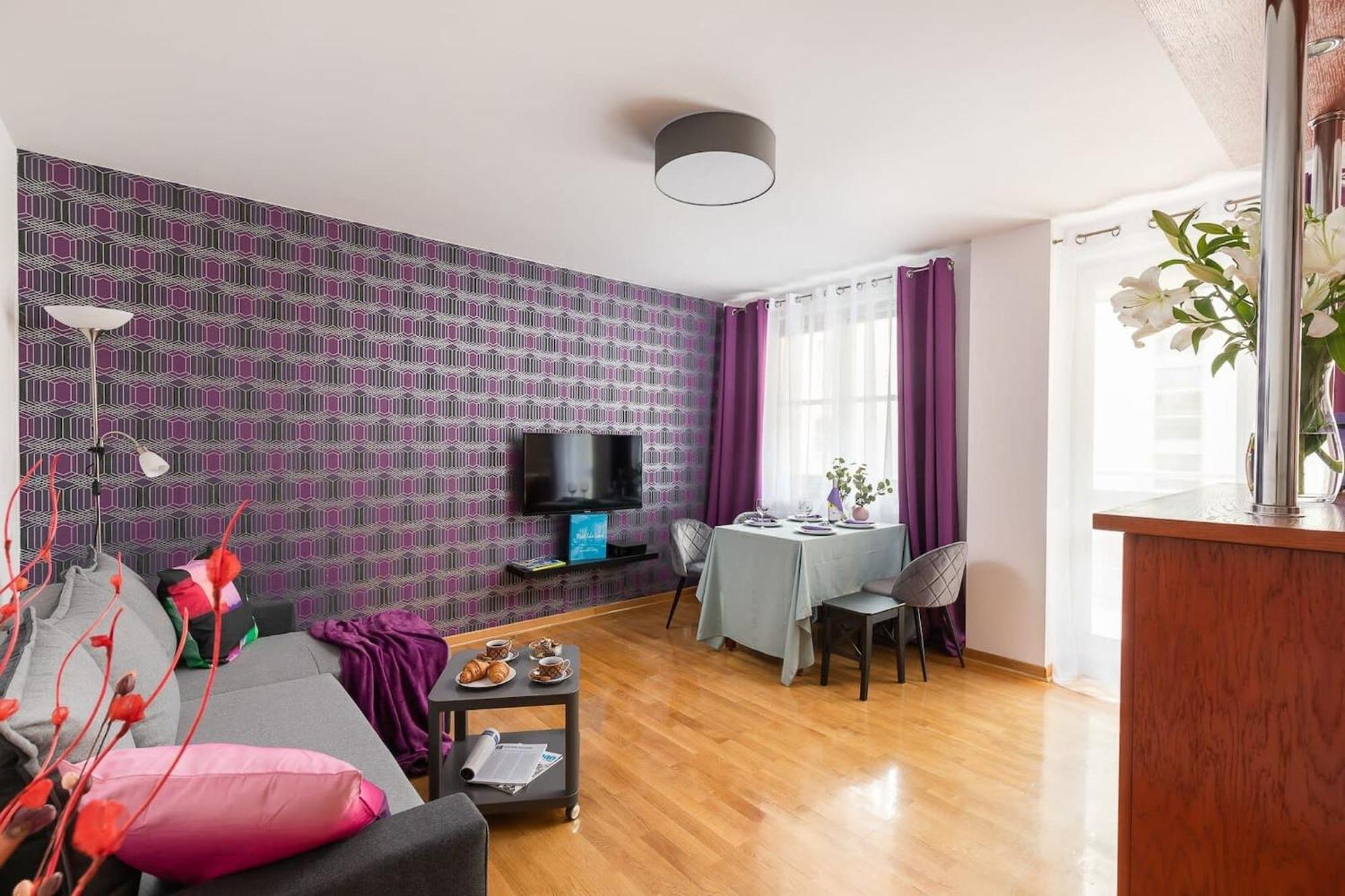 Elektoralna 12A - Colorful Apartment With Balcony By Noclegi Renters วอร์ซอ ภายนอก รูปภาพ