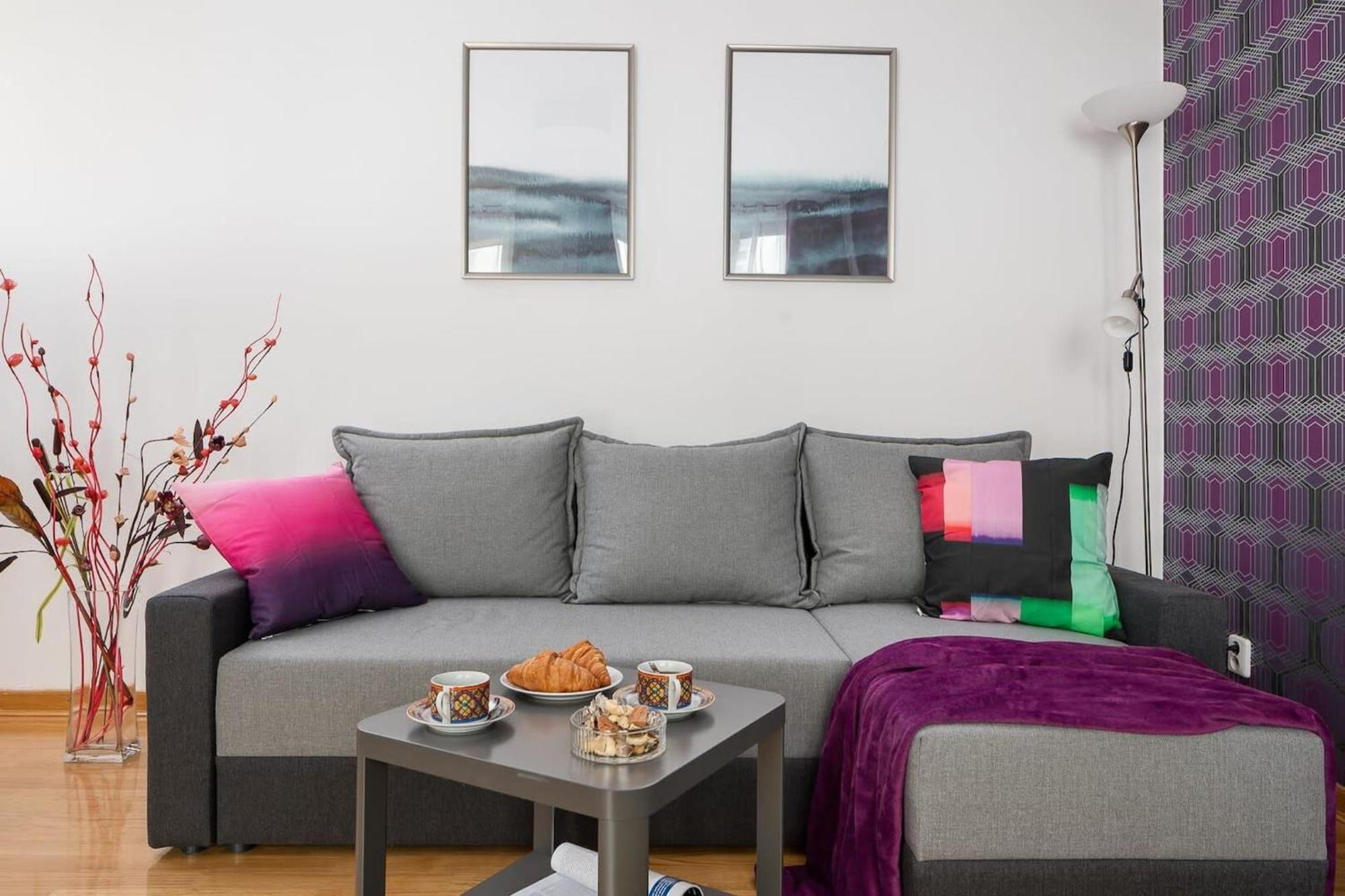 Elektoralna 12A - Colorful Apartment With Balcony By Noclegi Renters วอร์ซอ ภายนอก รูปภาพ